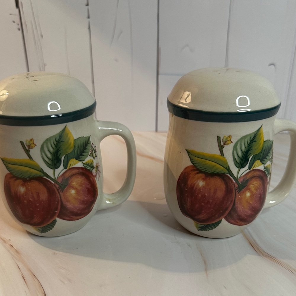 Ceramic Salt and Pepper with Apple Design